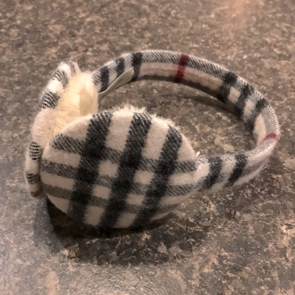 Burberry cachemire earmuffs